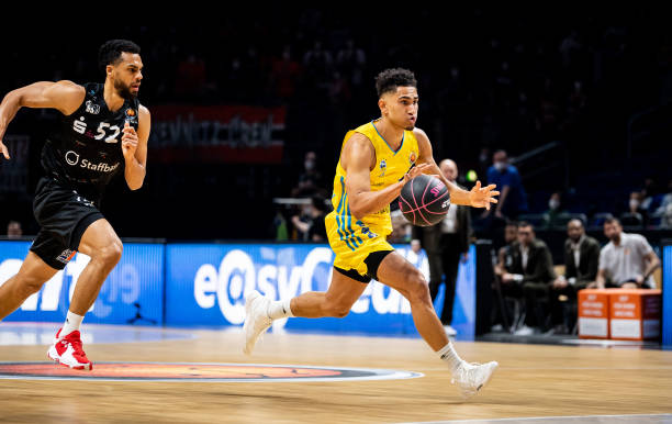 会在两队的 会在两队的